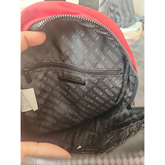 Red And Black STEVE MADDEN BACKPACK Small - Picture 7 of 7